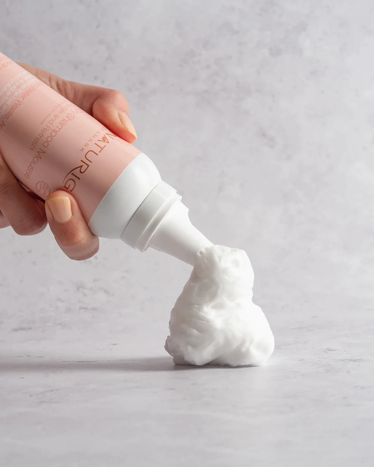 Dry Shampoo Mousse Restyle and Refresh NATURIGIN